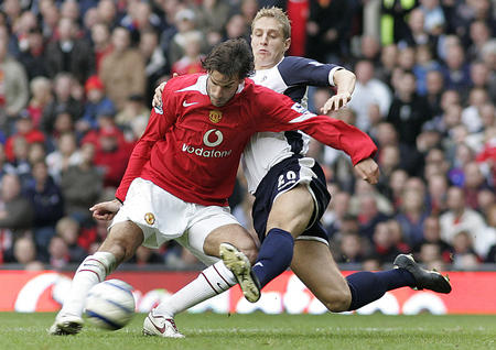 的竞争中脱 的竞争中脱